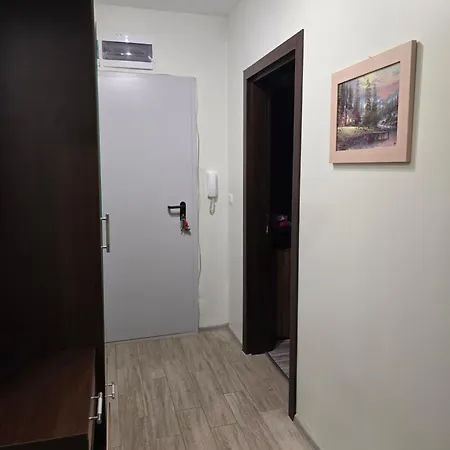 Апартаменти Wild Walnut Варна