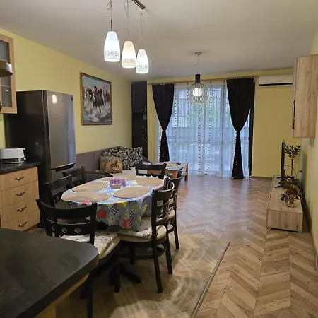 Apartment Wild Walnut